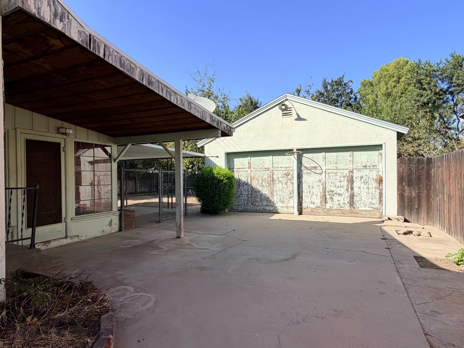 43 E Cortland Ave, Fresno, CA 93704