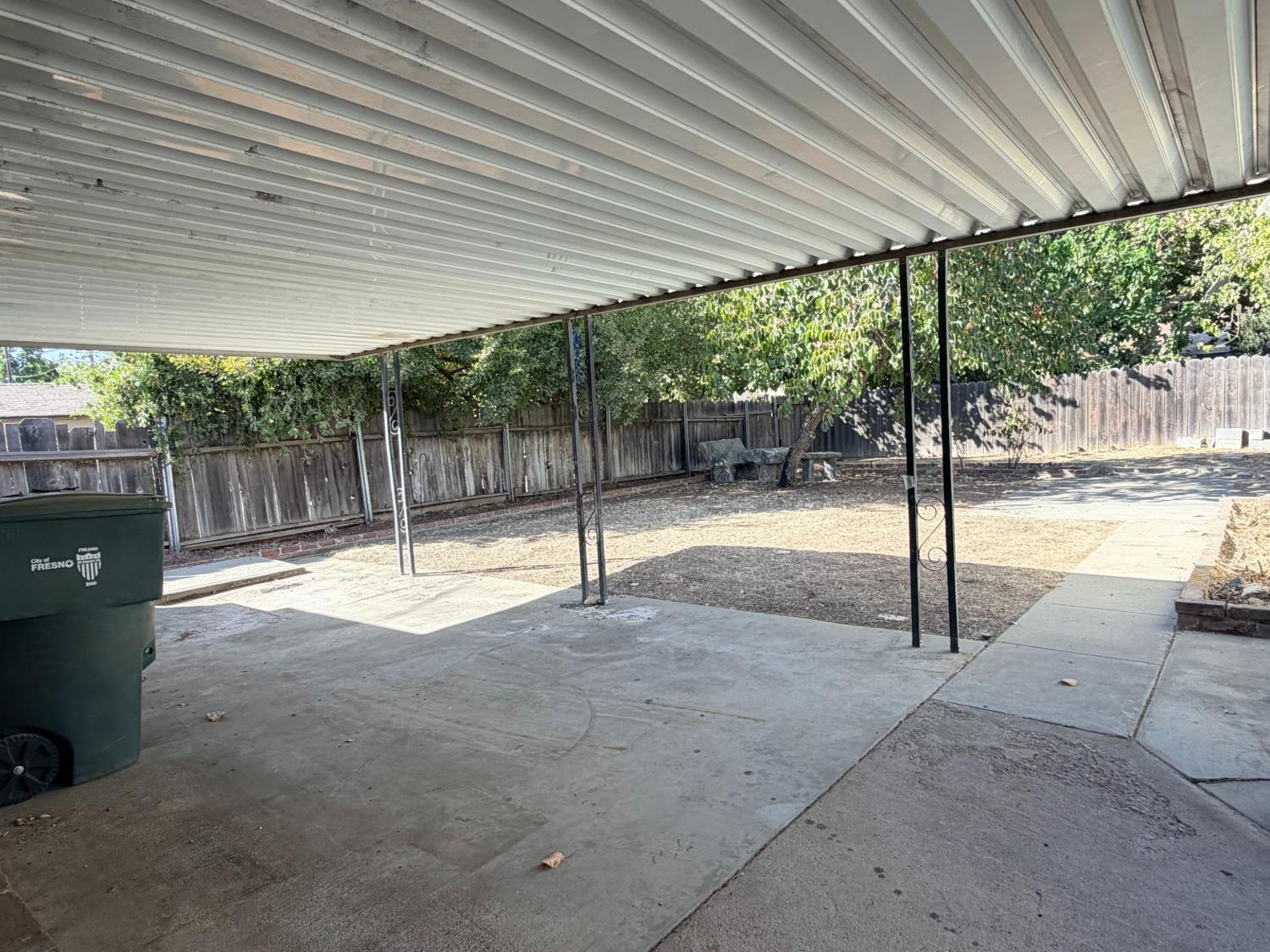 43 E Cortland Ave, Fresno, CA 93704