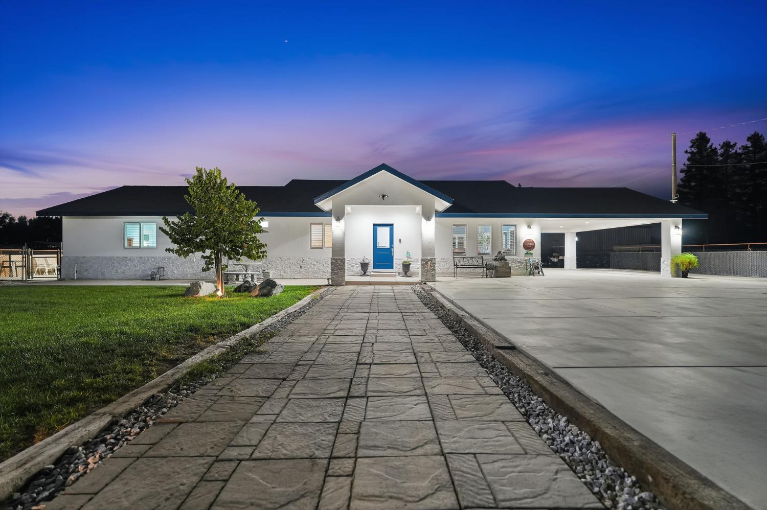 1644 W Marinette Ave, Exeter, CA 93221
