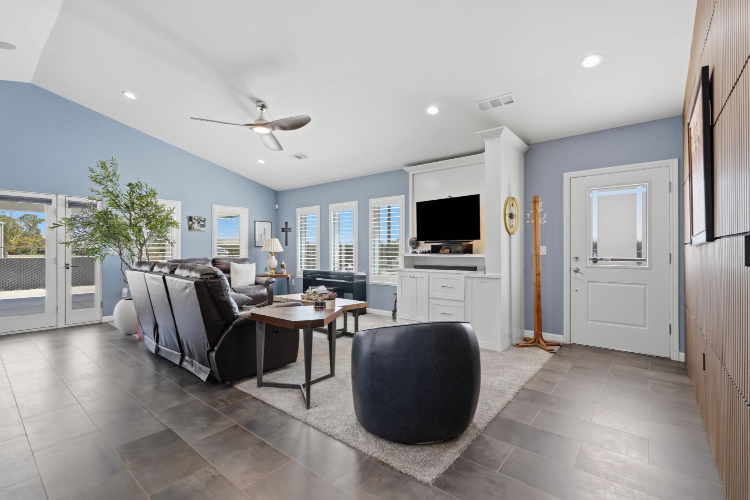 1644 W Marinette Ave, Exeter, CA 93221