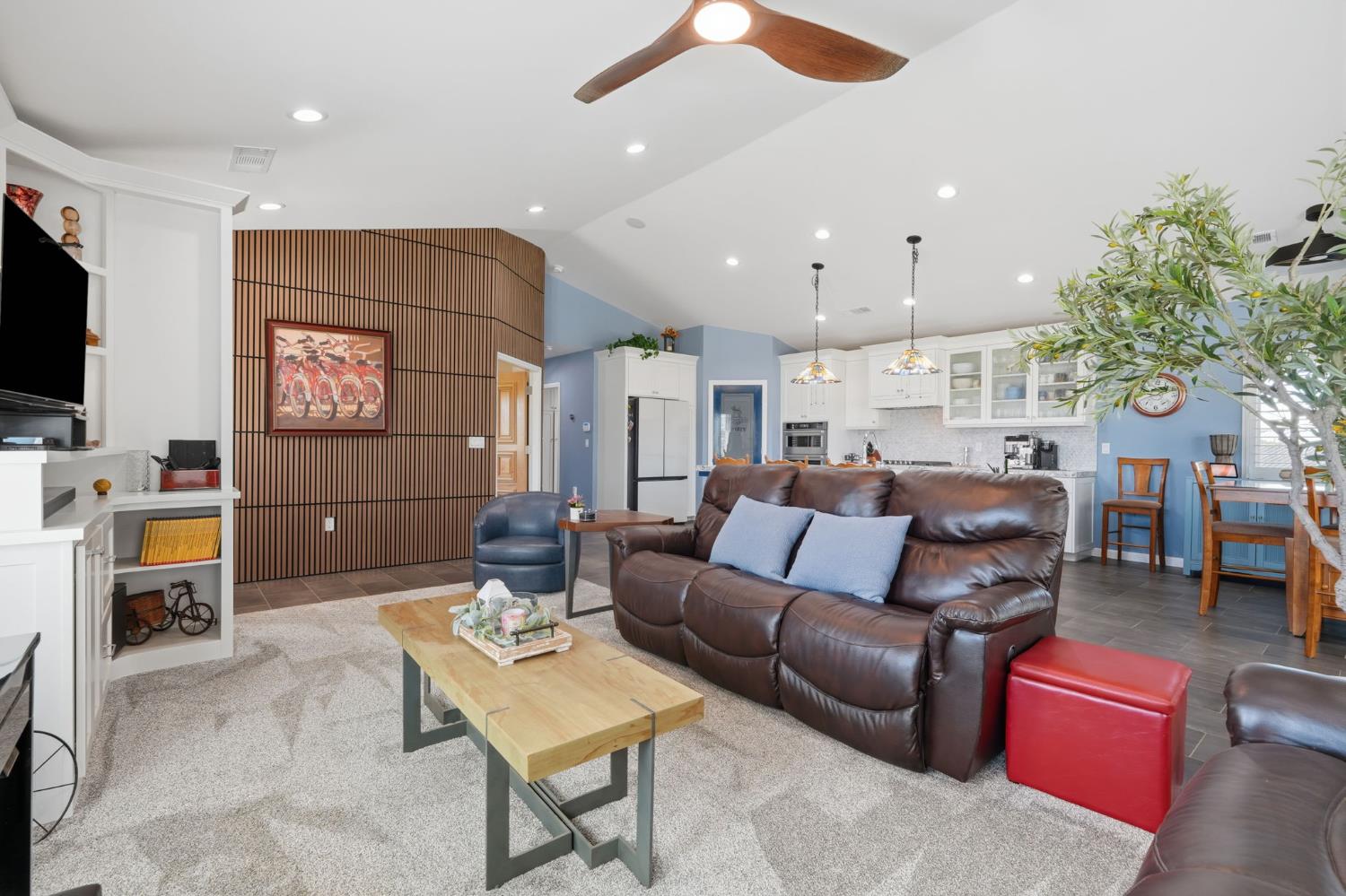 1644 W Marinette Ave, Exeter, CA 93221
