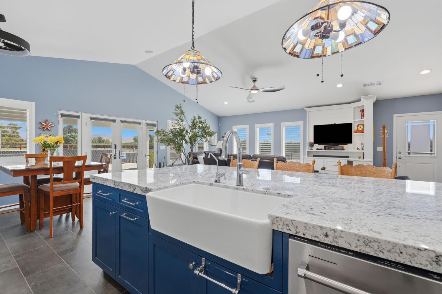 1644 W Marinette Ave, Exeter, CA 93221