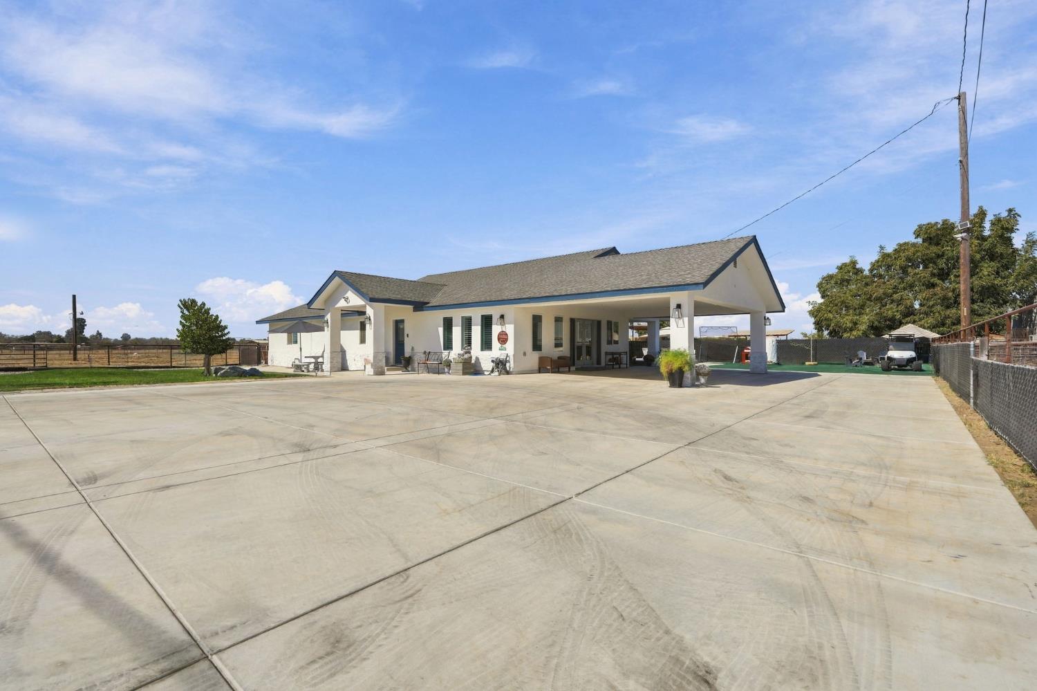 1644 W Marinette Ave, Exeter, CA 93221