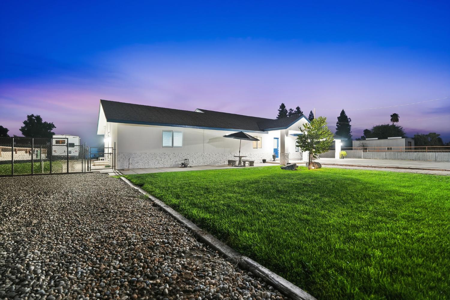 1644 W Marinette Ave, Exeter, CA 93221