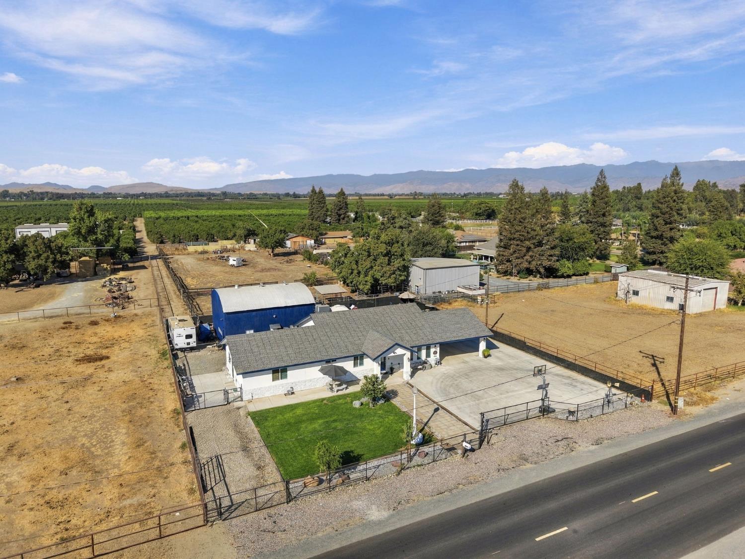 1644 W Marinette Ave, Exeter, CA 93221
