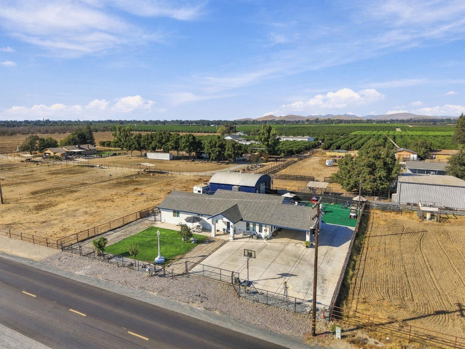 1644 W Marinette Ave, Exeter, CA 93221