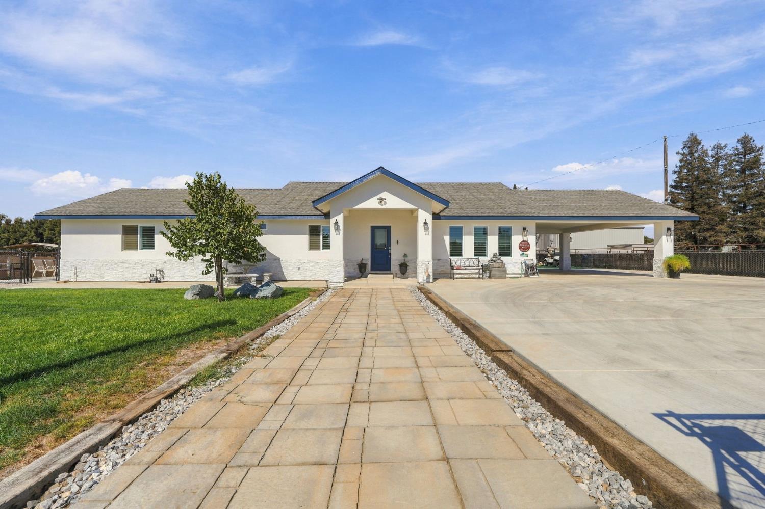 1644 W Marinette Ave, Exeter, CA 93221