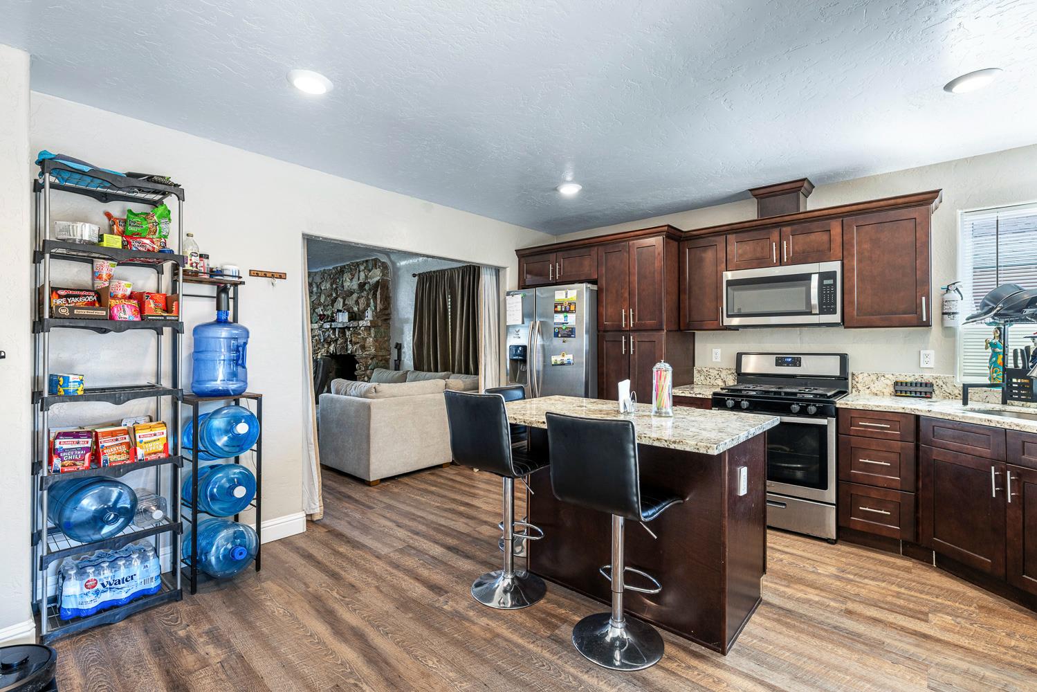 4558 E Washington Ave, Fresno, CA 93702