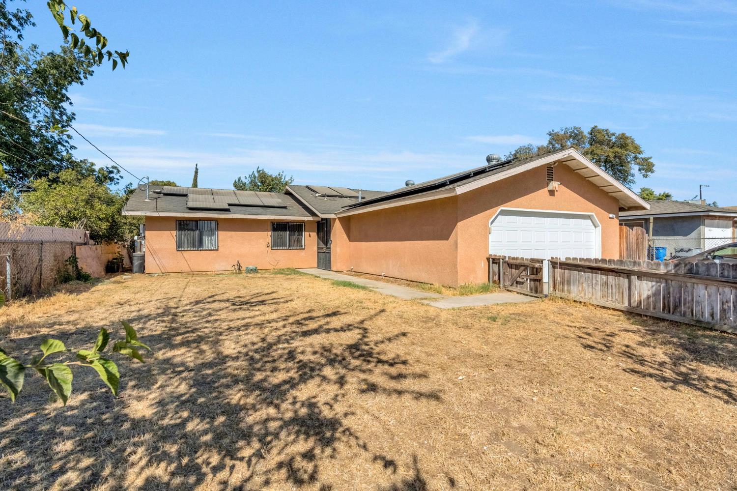 134 W Lorena Ave, Fresno, CA 93706
