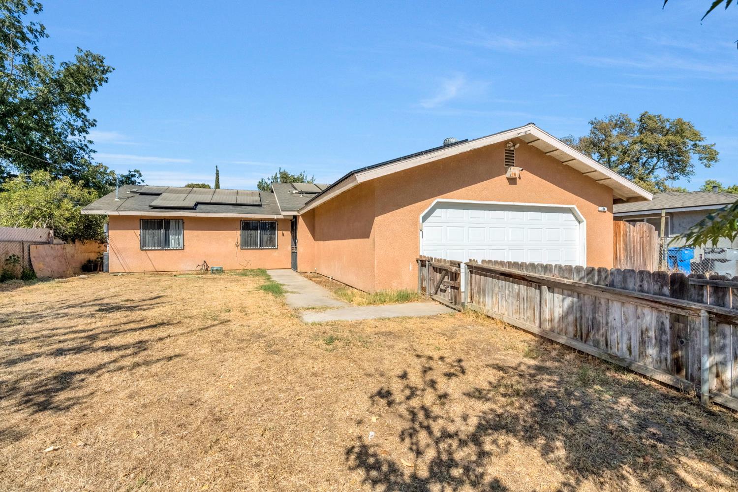 134 W Lorena Ave, Fresno, CA 93706
