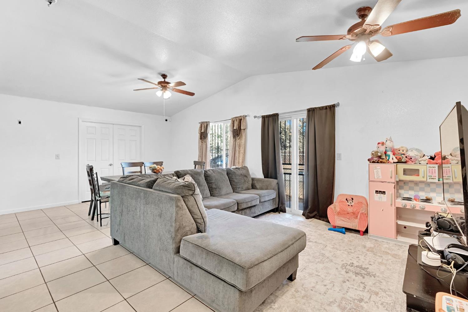 134 W Lorena Ave, Fresno, CA 93706