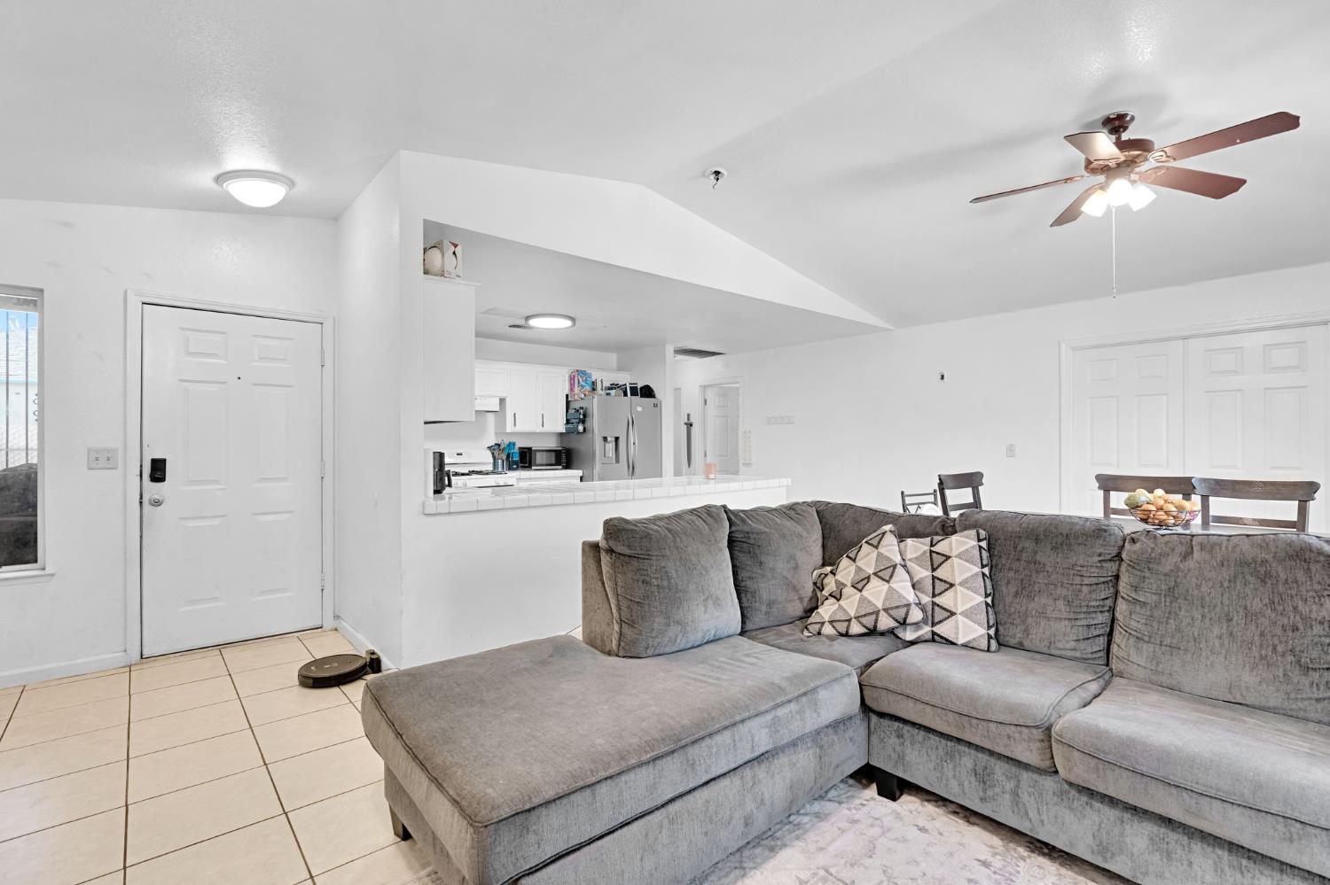 134 W Lorena Ave, Fresno, CA 93706