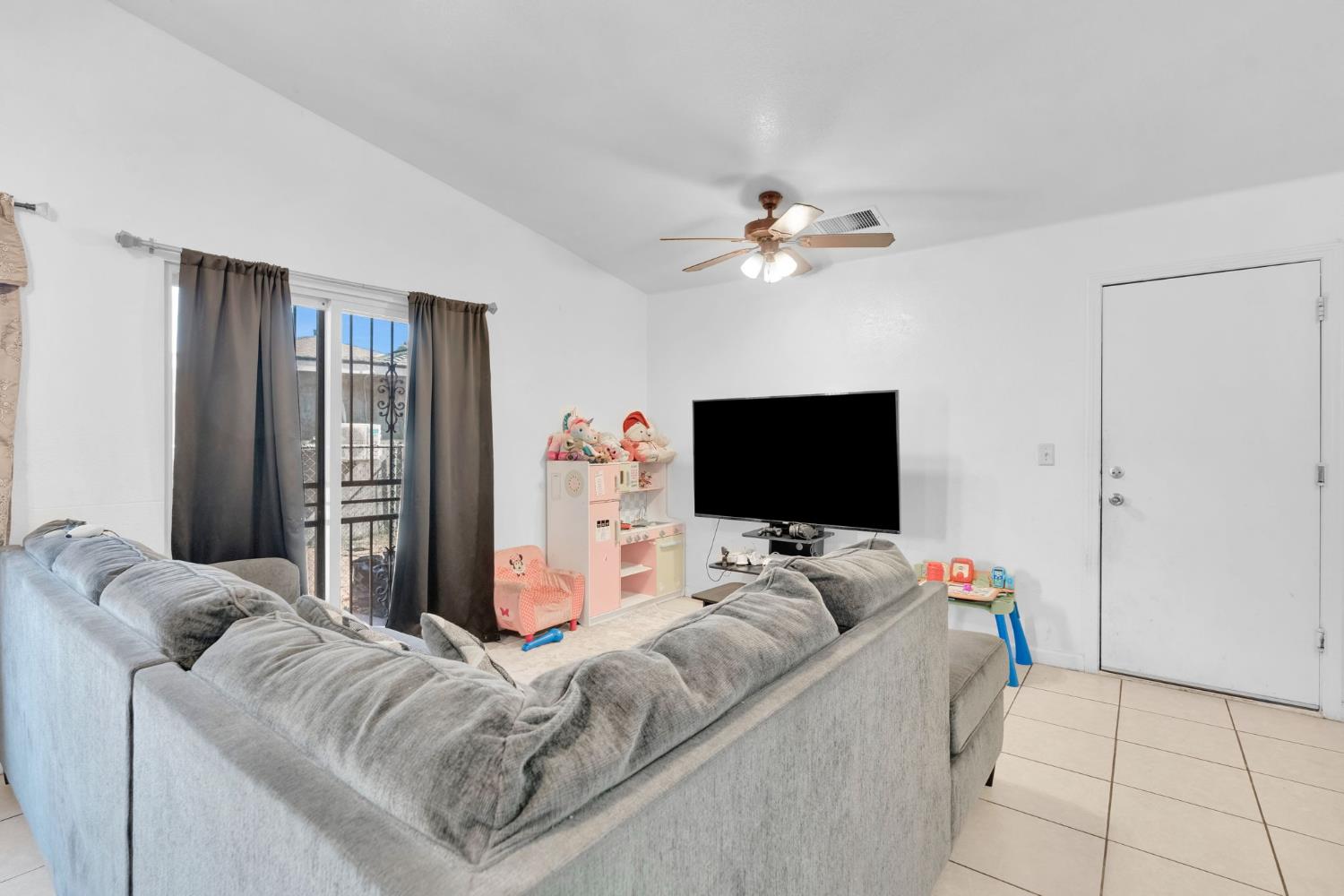 134 W Lorena Ave, Fresno, CA 93706