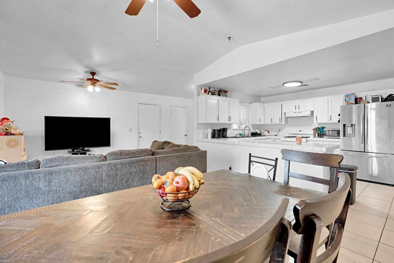 134 W Lorena Ave, Fresno, CA 93706