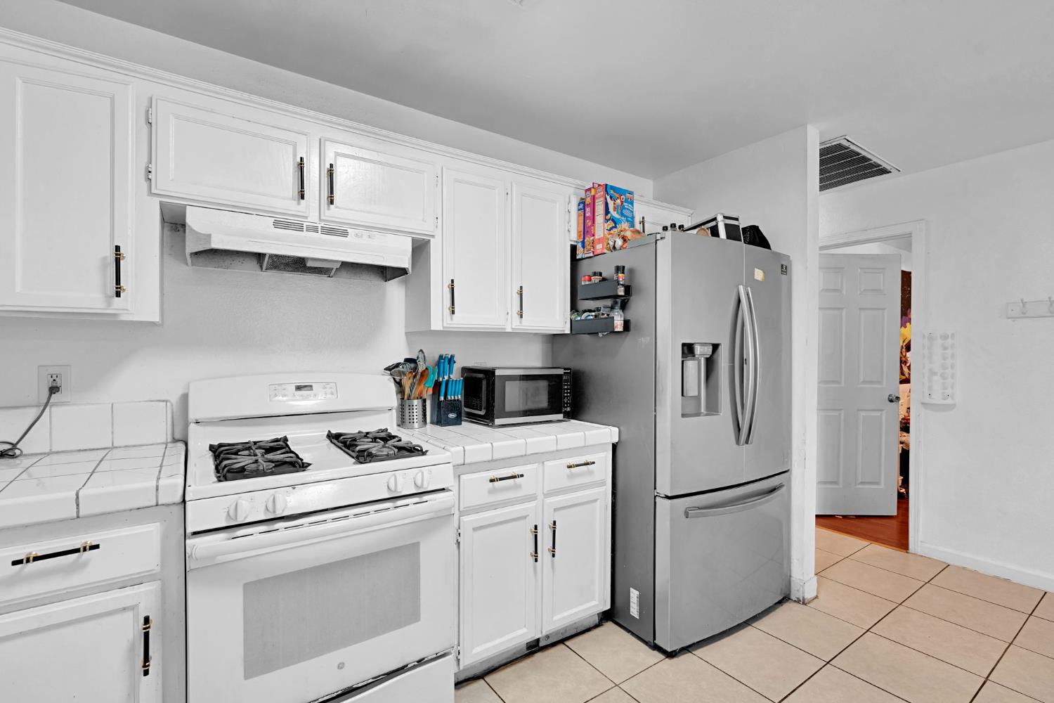 134 W Lorena Ave, Fresno, CA 93706