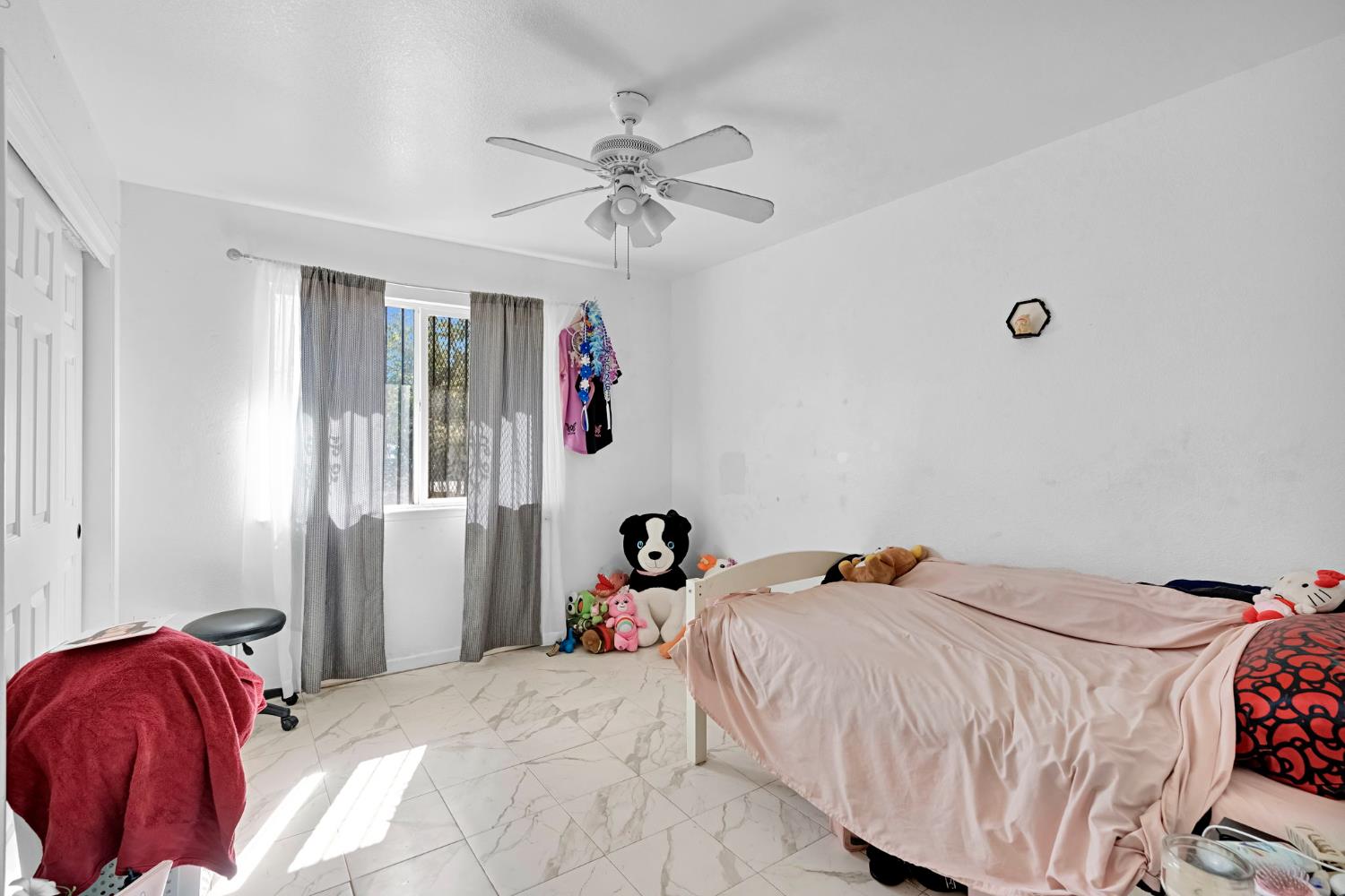 134 W Lorena Ave, Fresno, CA 93706