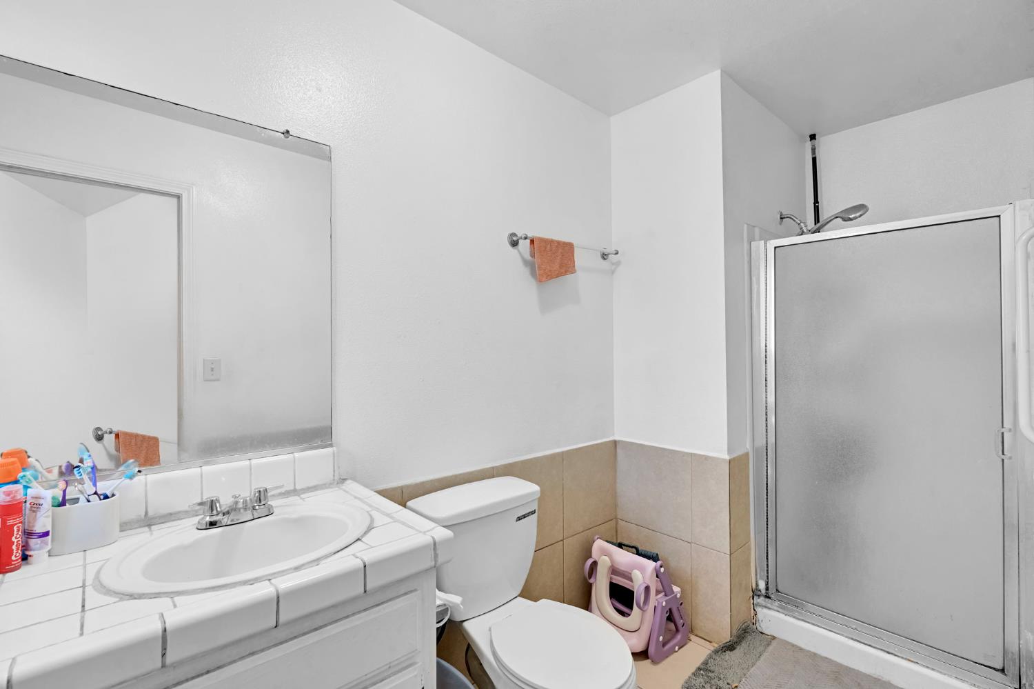 134 W Lorena Ave, Fresno, CA 93706