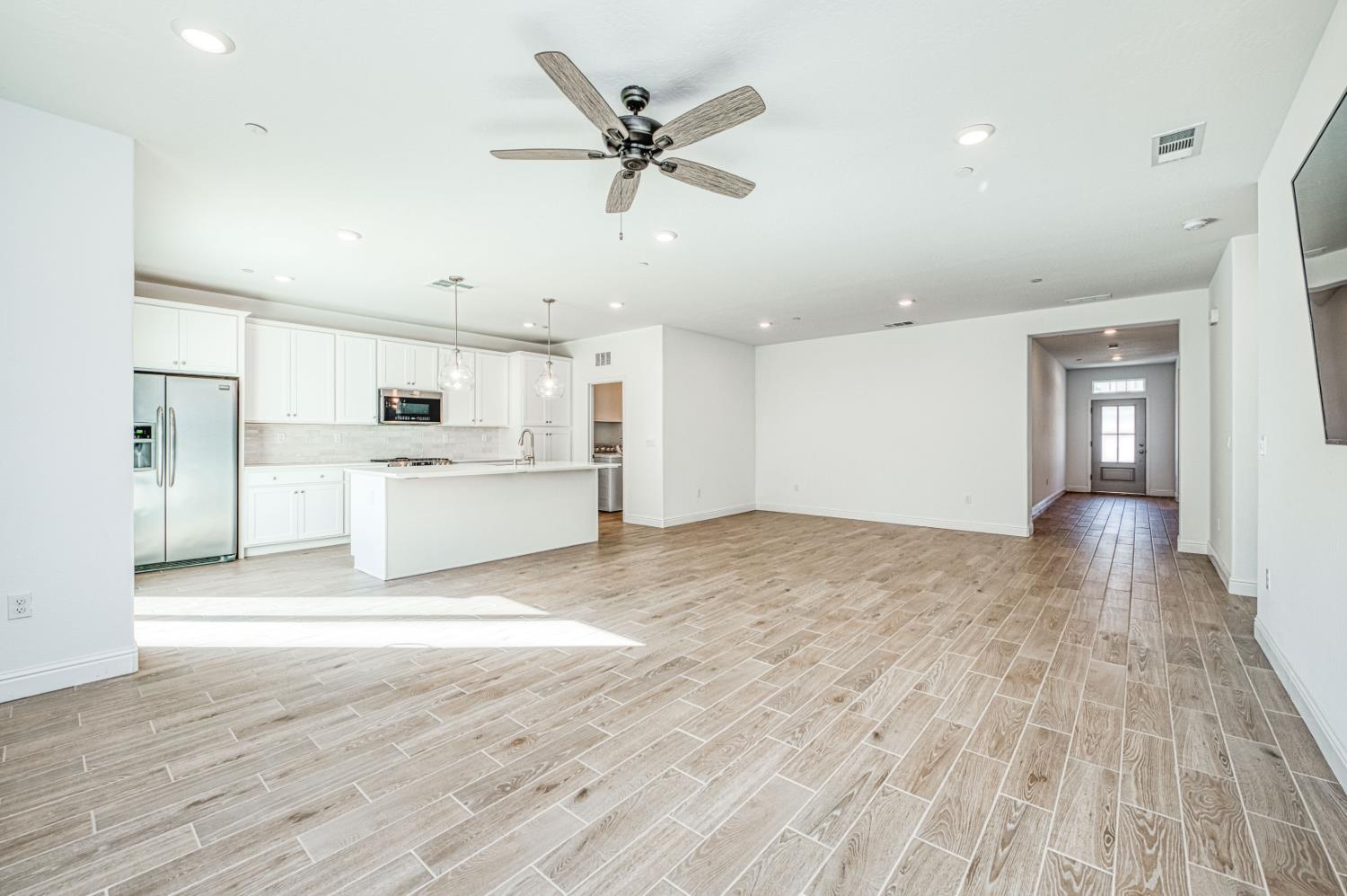 7183 E Simpson Ave, Fresno, CA 93737