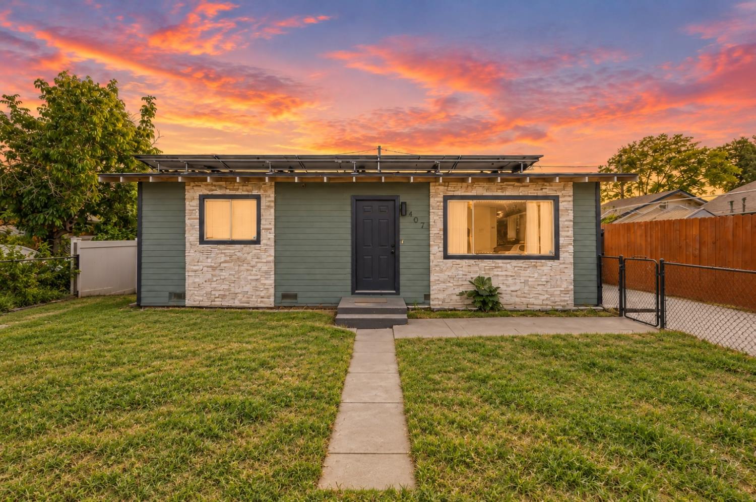 407 NE 2nd Ave, Visalia, CA 93291
