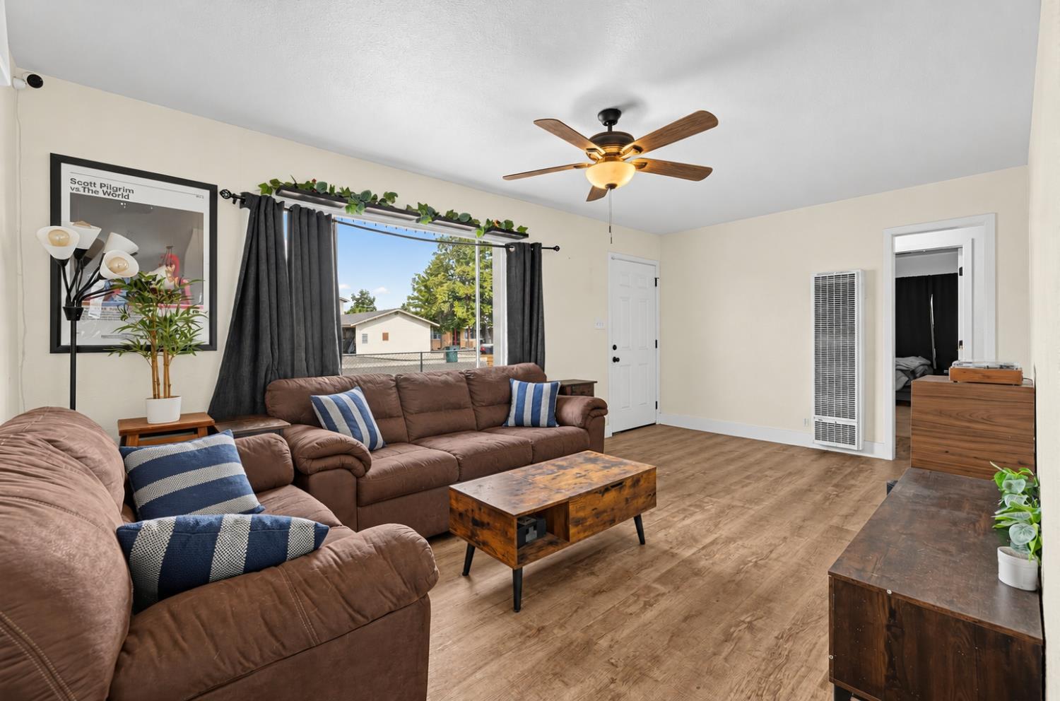 407 NE 2nd Ave, Visalia, CA 93291