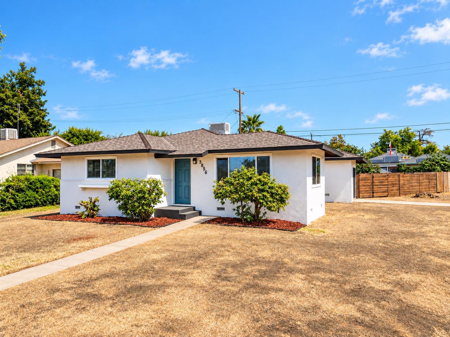 3856 N Hacienda Dr, Fresno, CA 93705