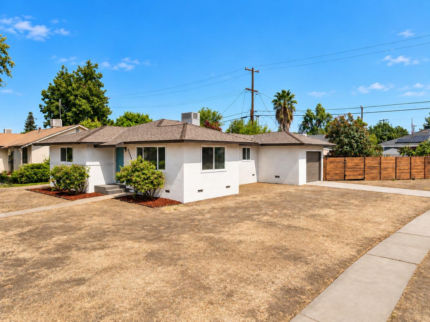 3856 N Hacienda Dr, Fresno, CA 93705