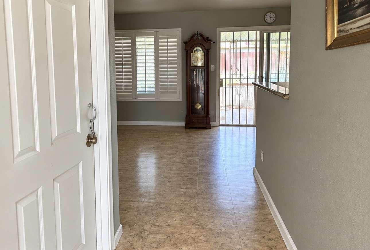 3322 N Lorna Ave, Fresno, CA 93705