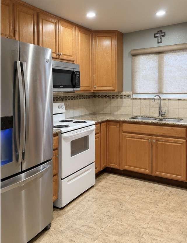 3322 N Lorna Ave, Fresno, CA 93705