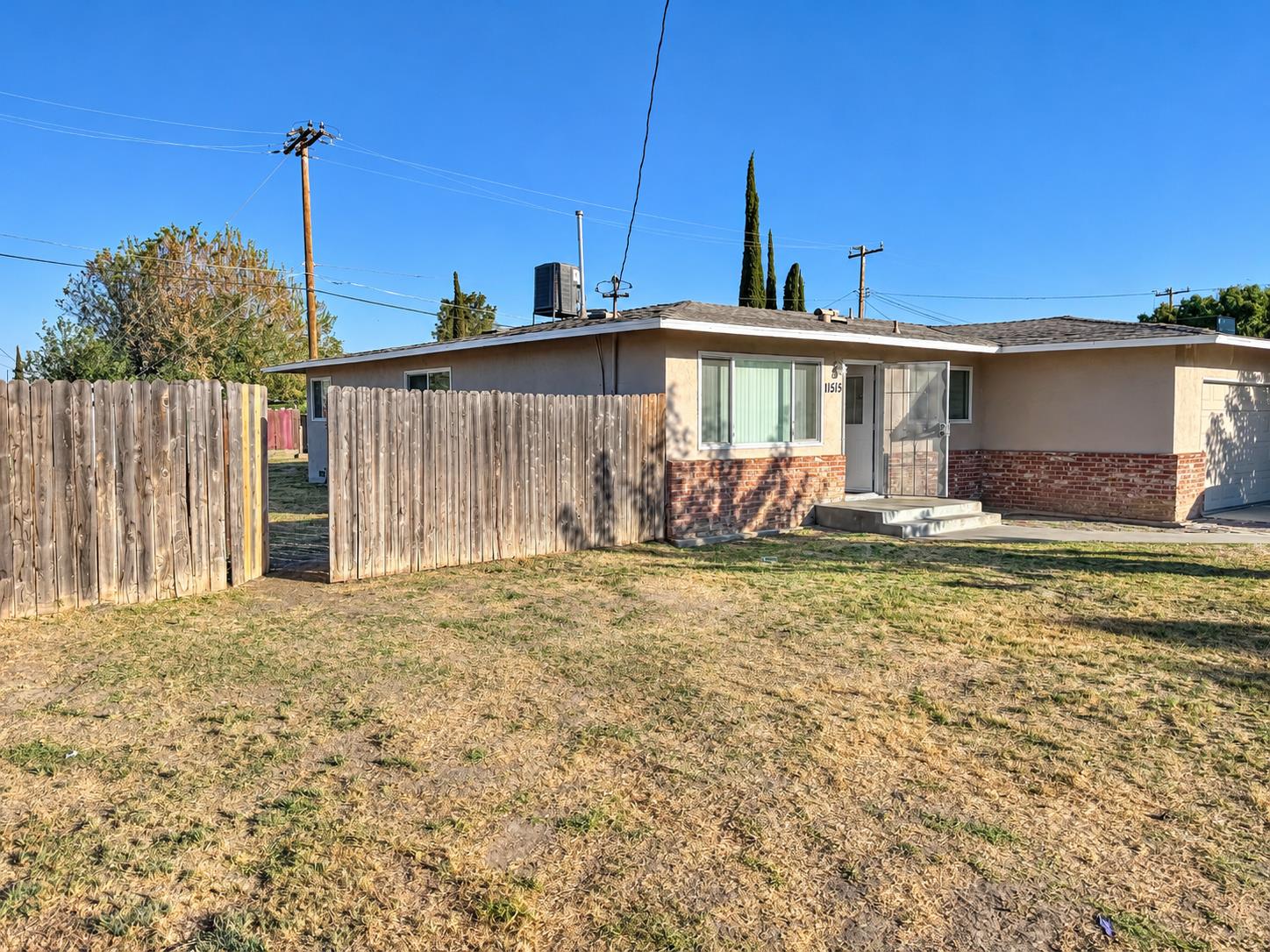 11515 Echo Ln, Hanford, CA 93230