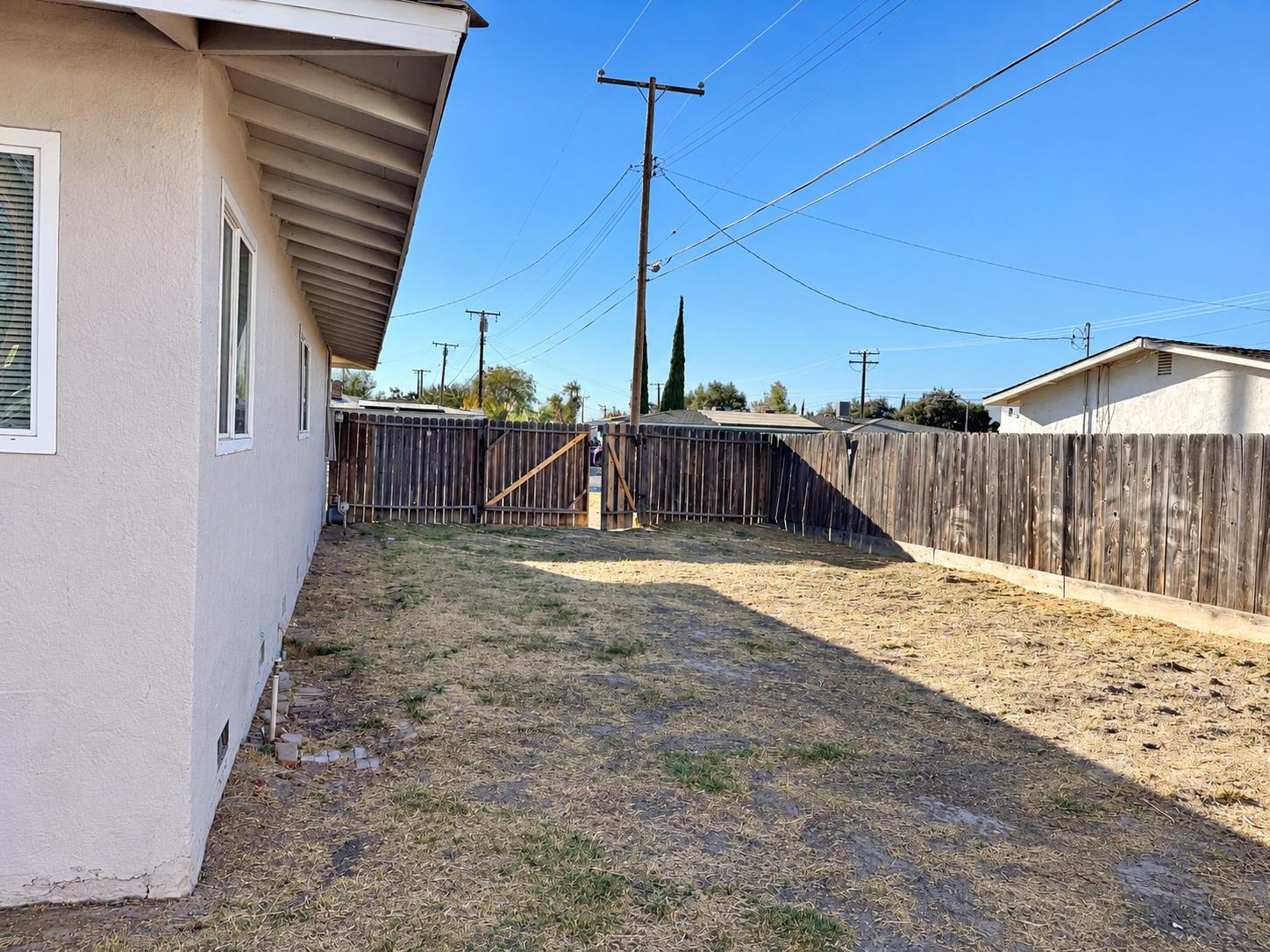 11515 Echo Ln, Hanford, CA 93230