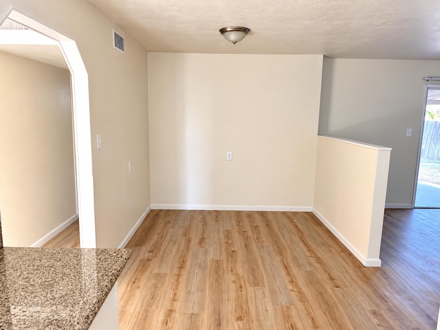 11515 Echo Ln, Hanford, CA 93230