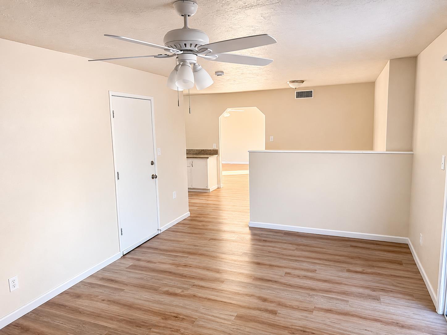 11515 Echo Ln, Hanford, CA 93230