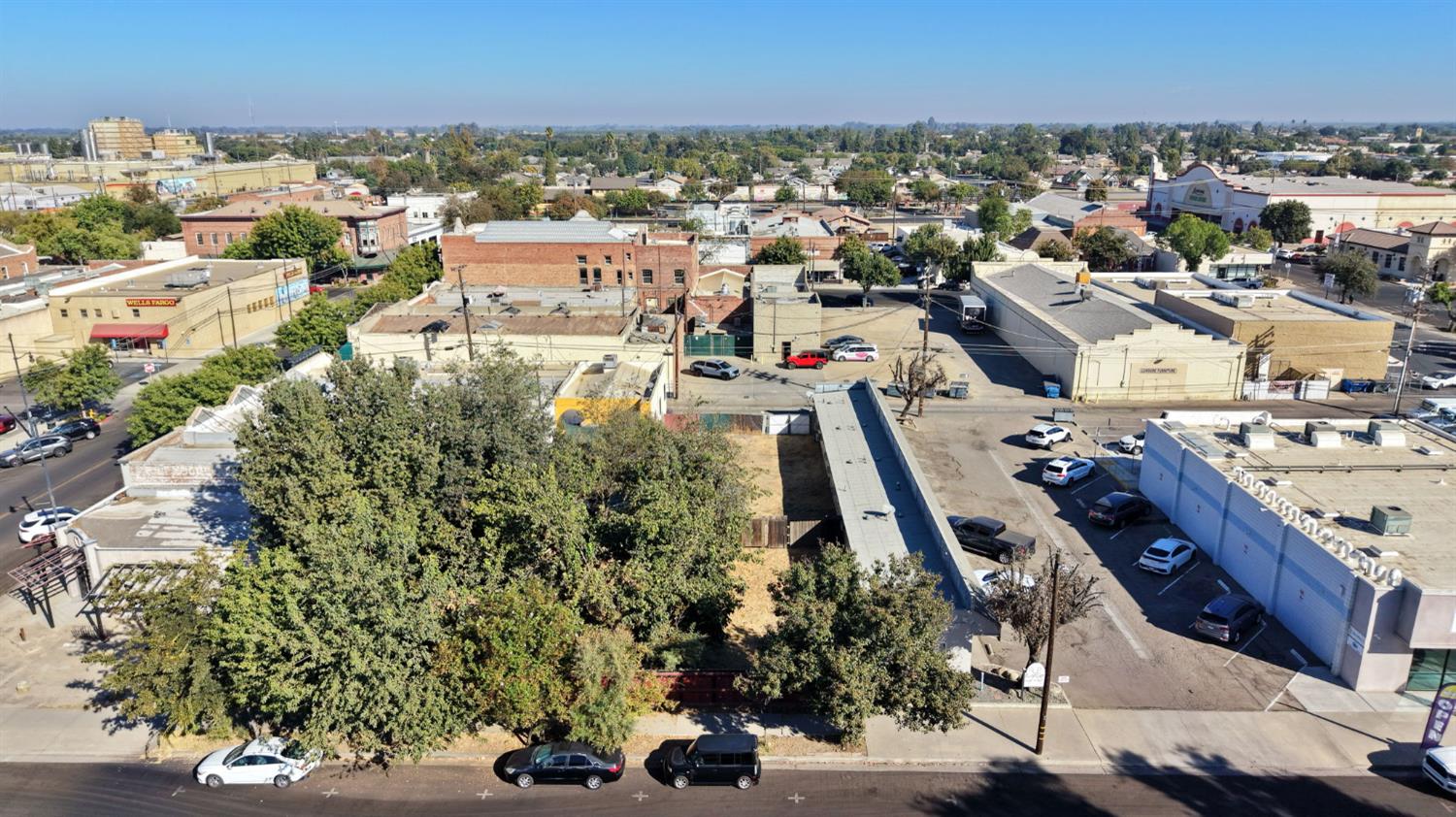 202 Heinlen St, Lemoore, CA 93245
