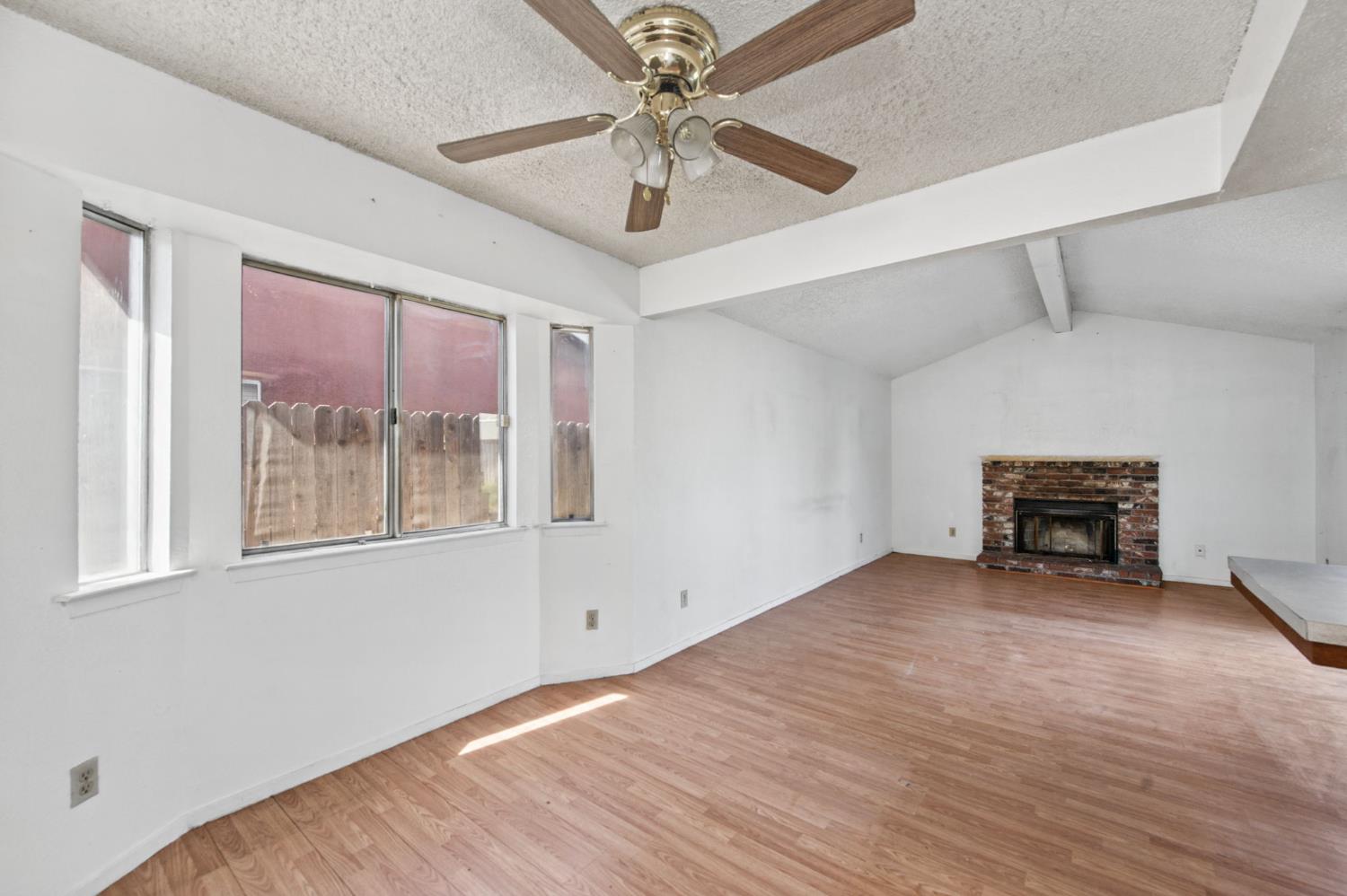 5162 W Indianapolis Ave, Fresno, CA 93722