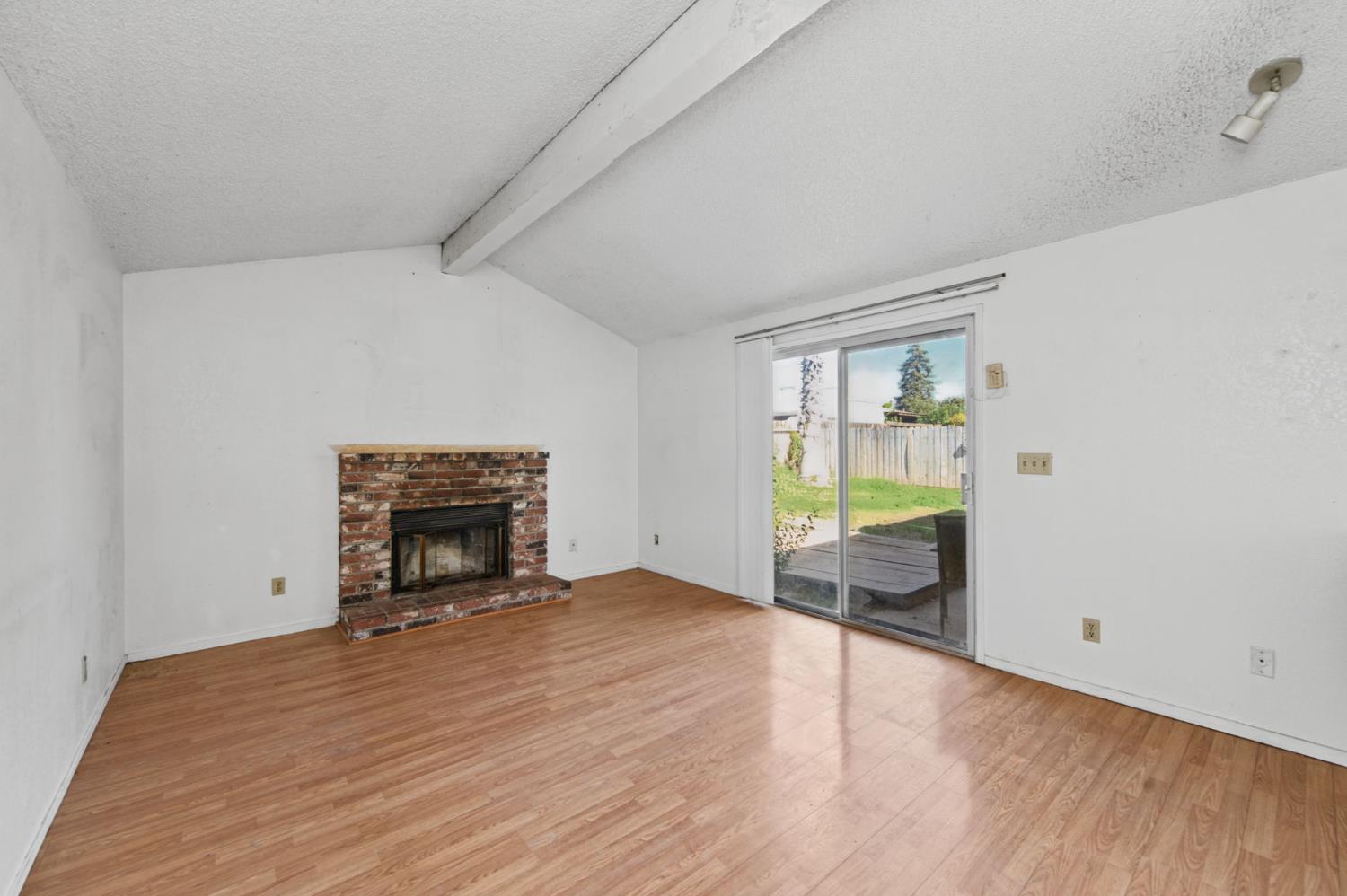 5162 W Indianapolis Ave, Fresno, CA 93722