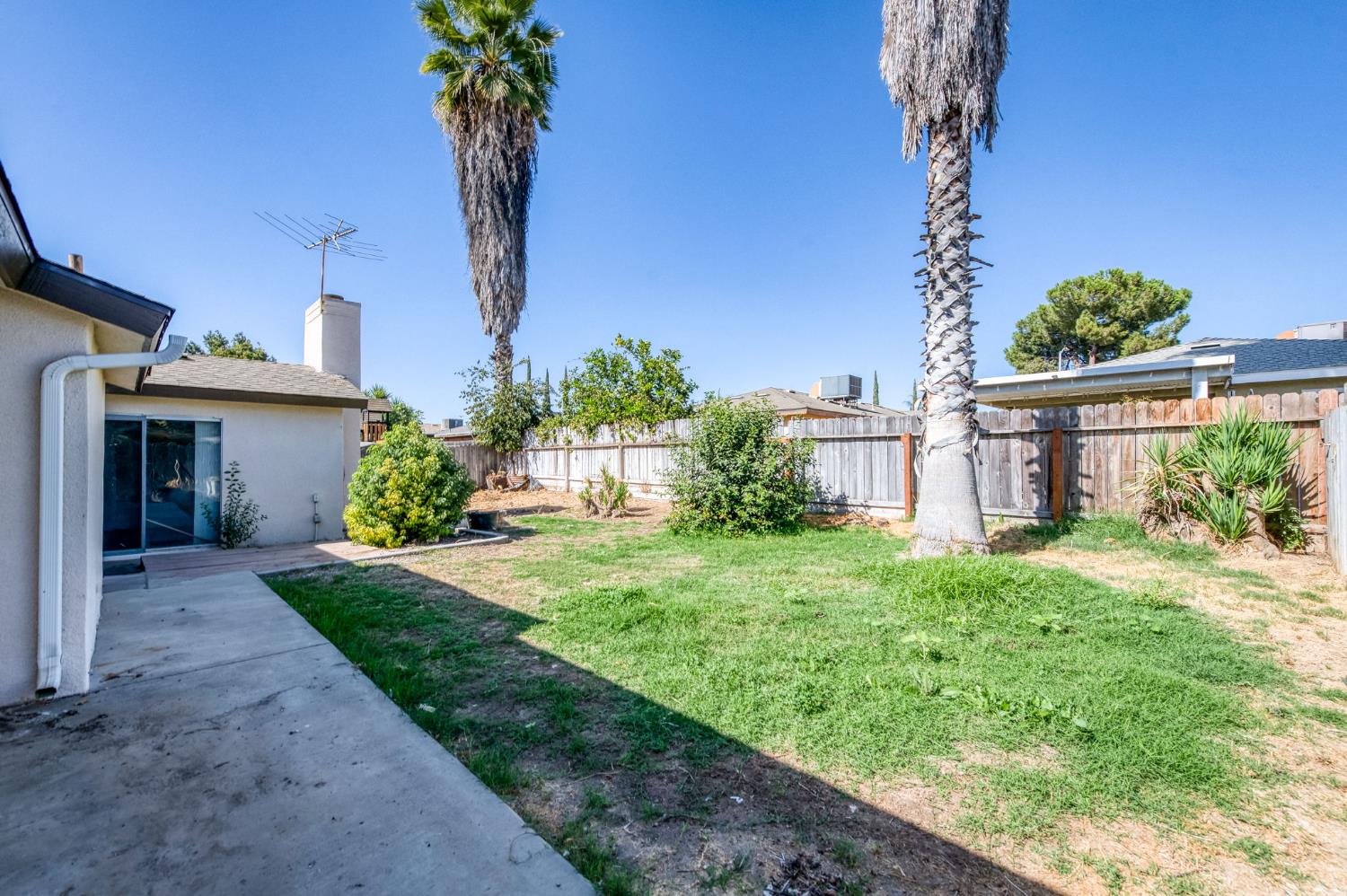 5162 W Indianapolis Ave, Fresno, CA 93722
