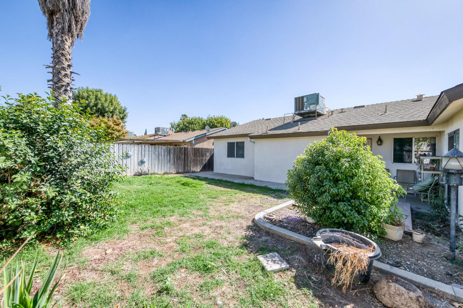 5162 W Indianapolis Ave, Fresno, CA 93722