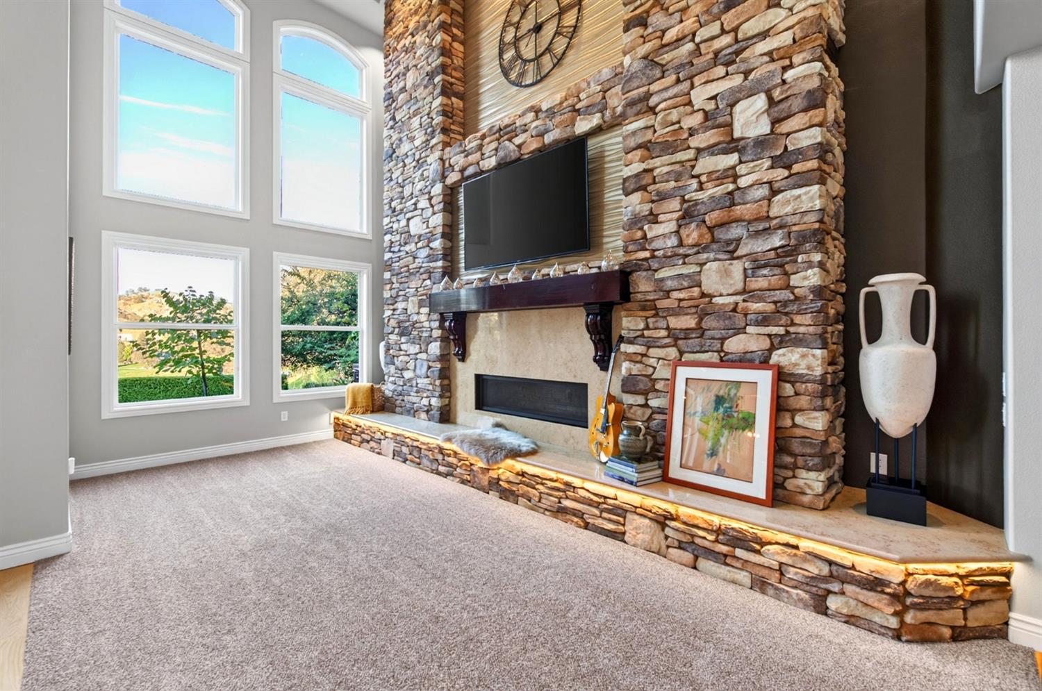 21998 Brighton Crest Dr, Friant, CA 93626