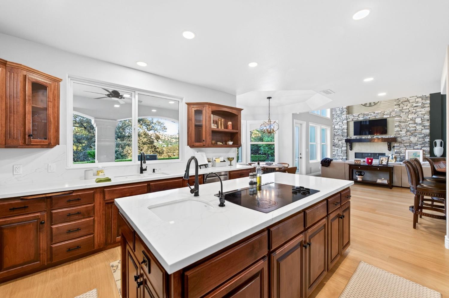 21998 Brighton Crest Dr, Friant, CA 93626