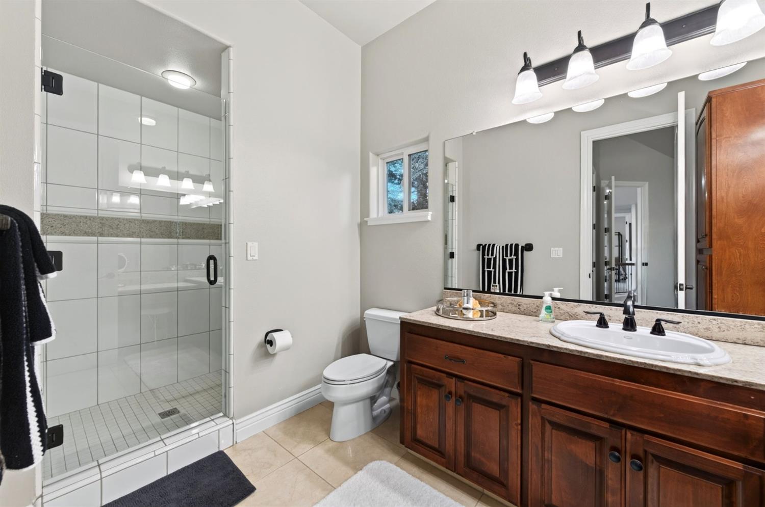 21998 Brighton Crest Dr, Friant, CA 93626