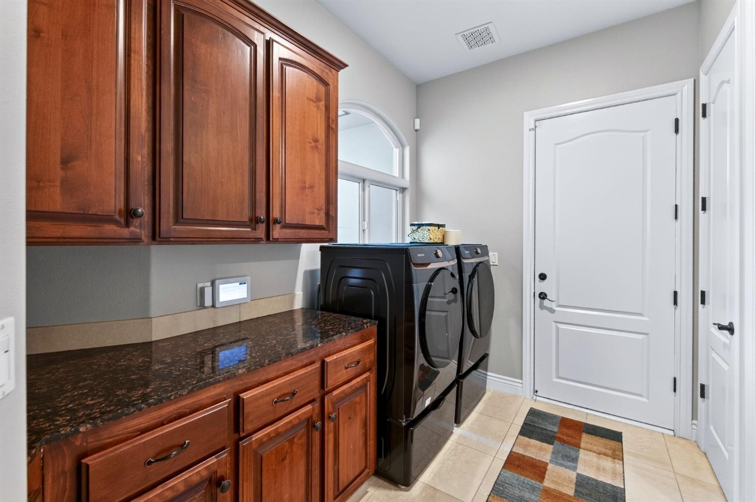 21998 Brighton Crest Dr, Friant, CA 93626