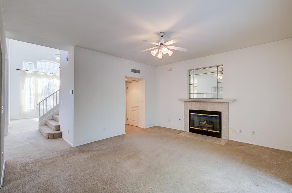 1264 E Le Parc Dr, Fresno, CA 93720