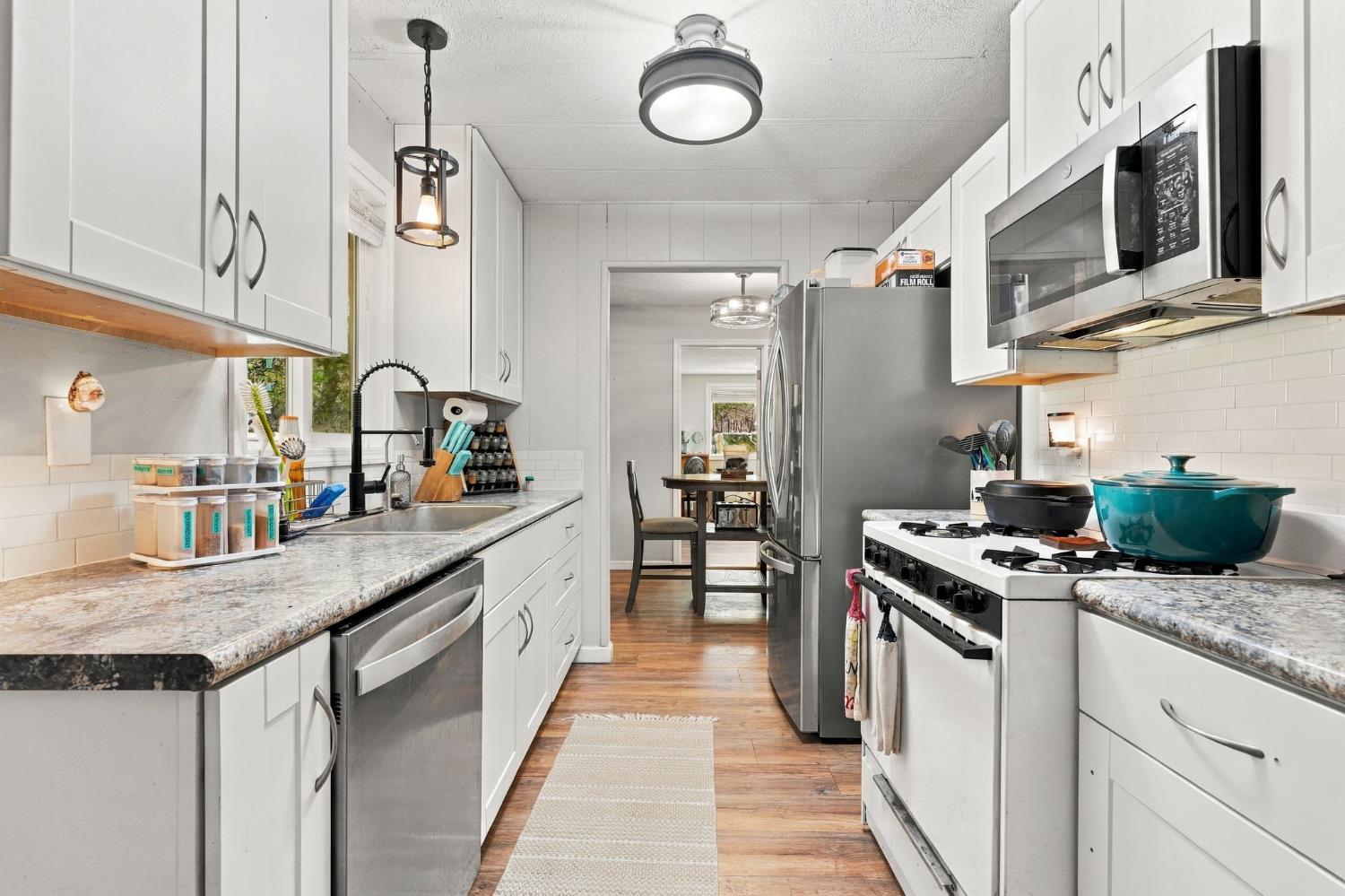 38152 Ruth Hill Rd, Yokuts Valley, CA 93675