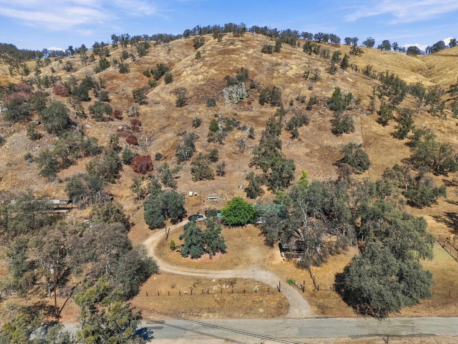 38152 Ruth Hill Rd, Yokuts Valley, CA 93675