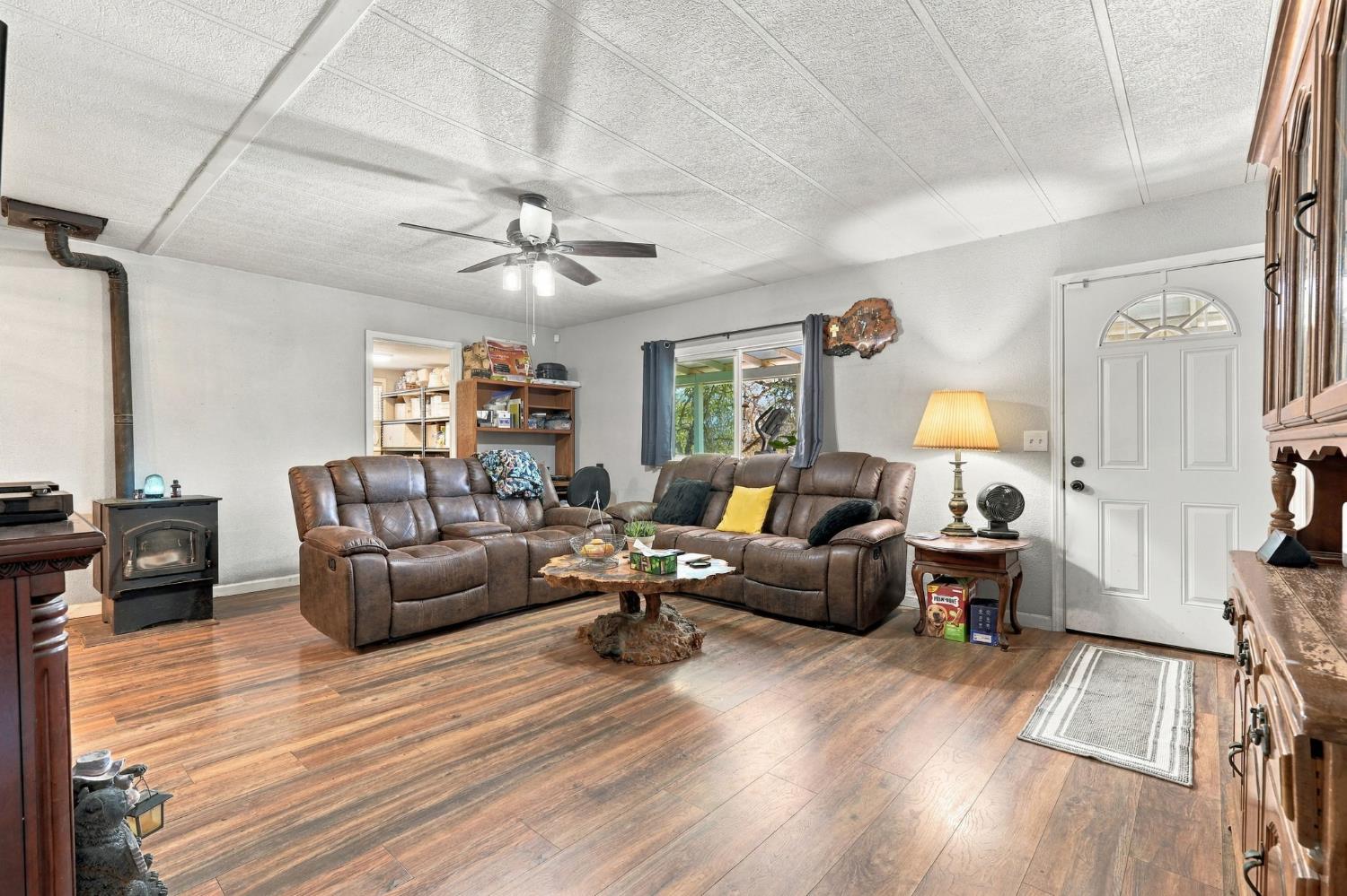 38152 Ruth Hill Rd, Yokuts Valley, CA 93675