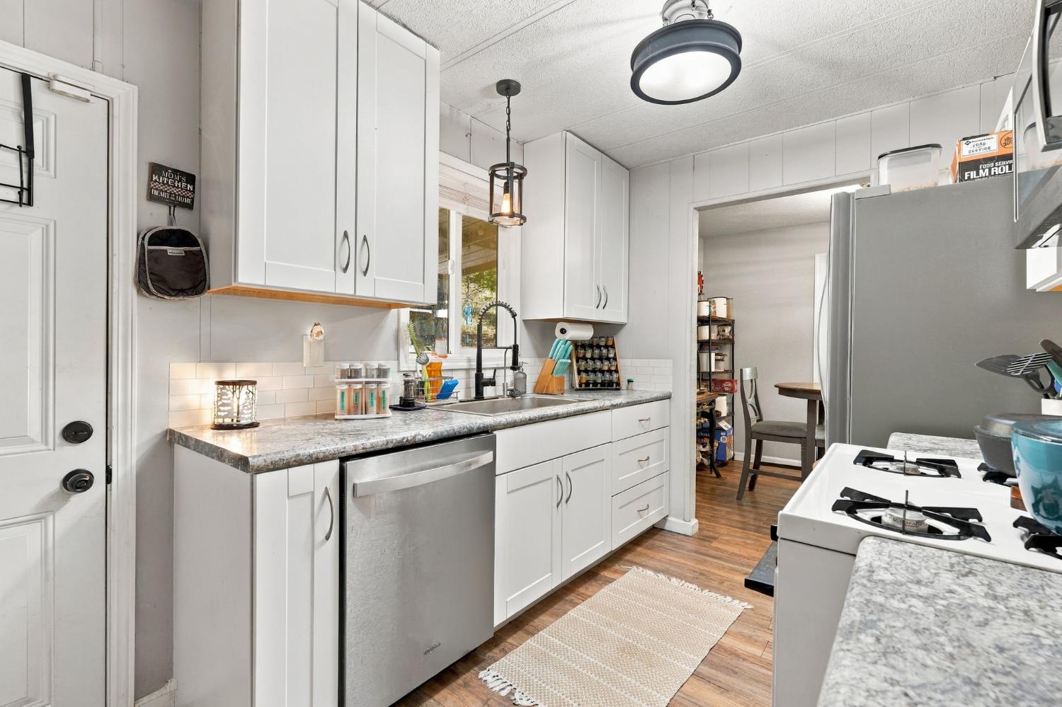 38152 Ruth Hill Rd, Yokuts Valley, CA 93675