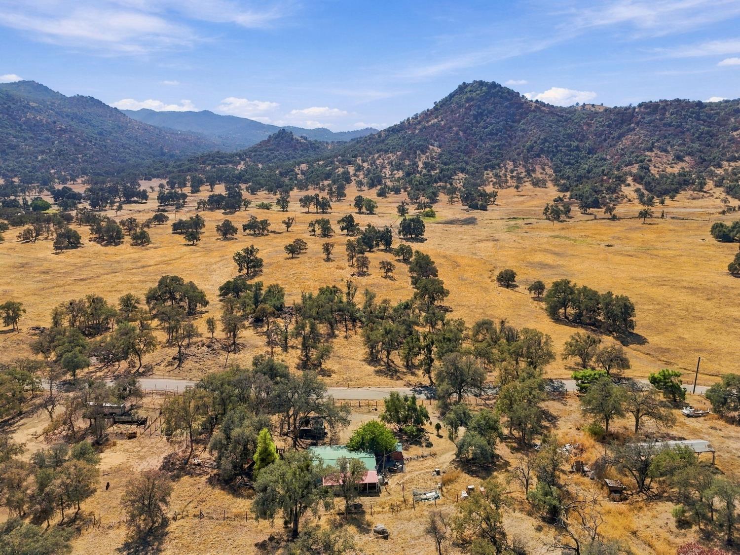 38152 Ruth Hill Rd, Yokuts Valley, CA 93675