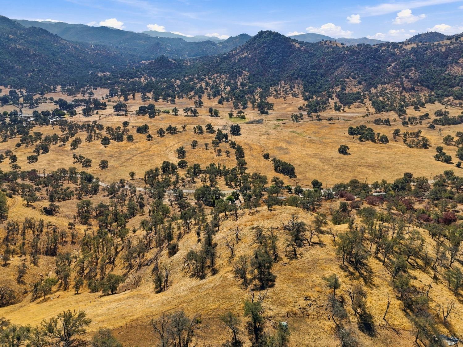 38152 Ruth Hill Rd, Yokuts Valley, CA 93675