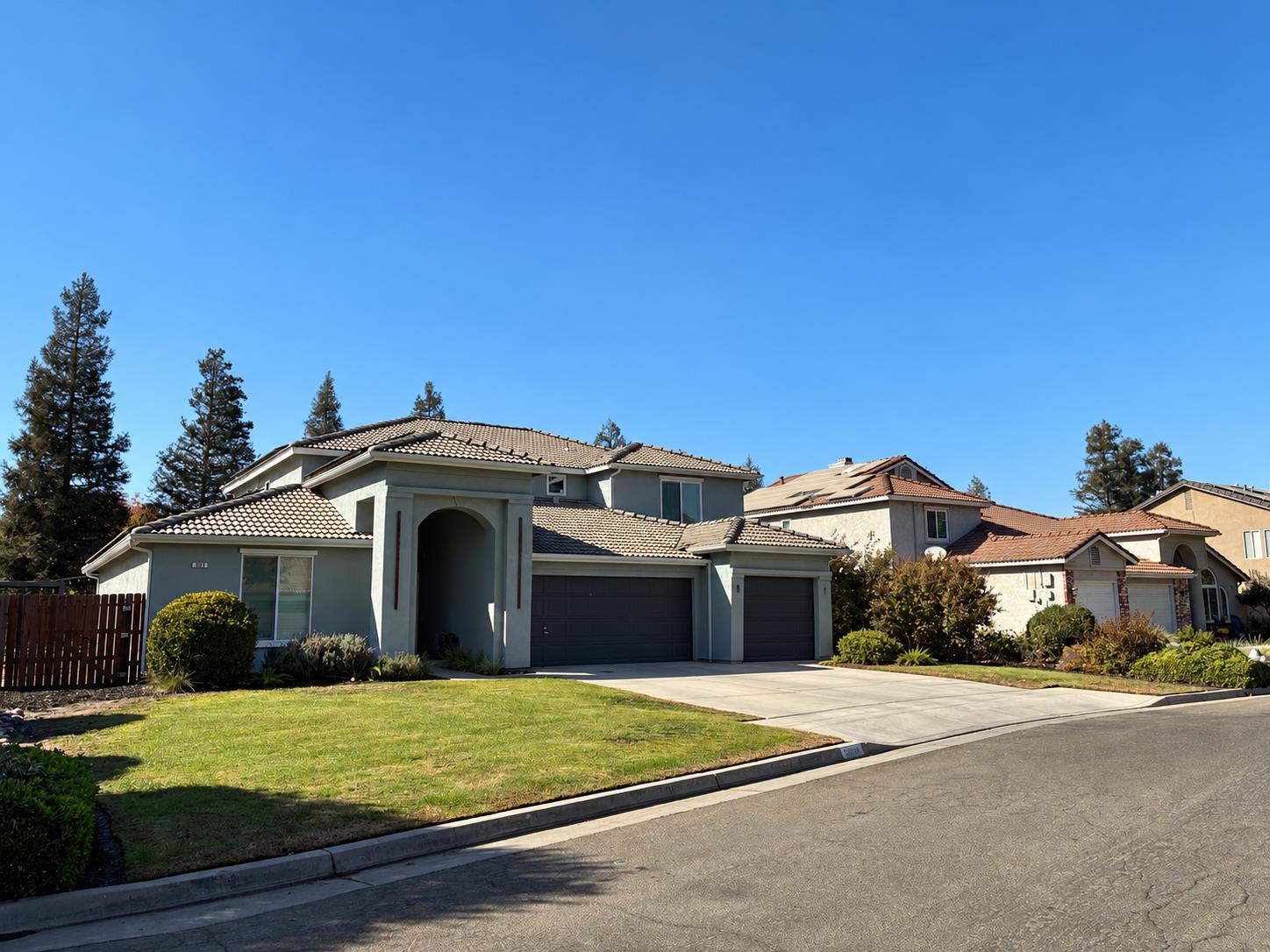 8359 N Classics Ave, Fresno, CA 93720