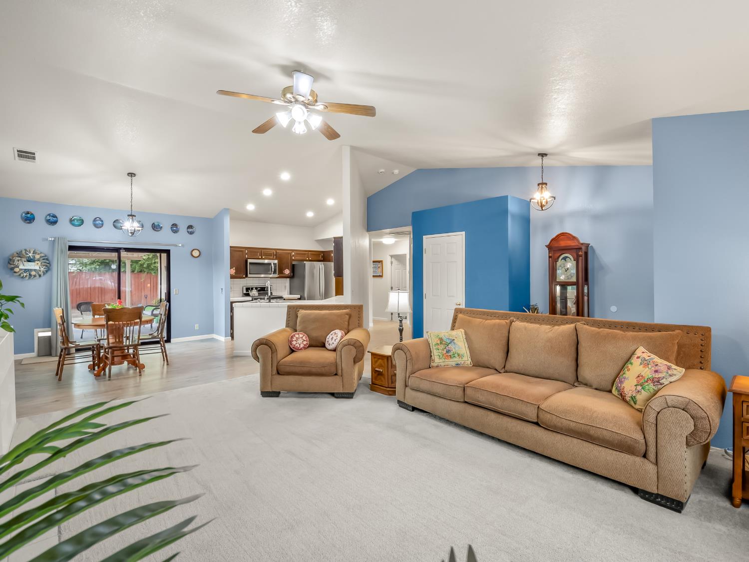 1708 Echo Canyon Ave, Coalinga, CA 93210